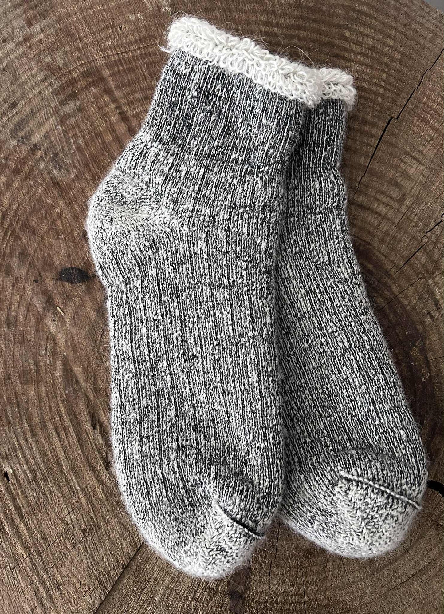 Chaussettes grises courtes en alpaga