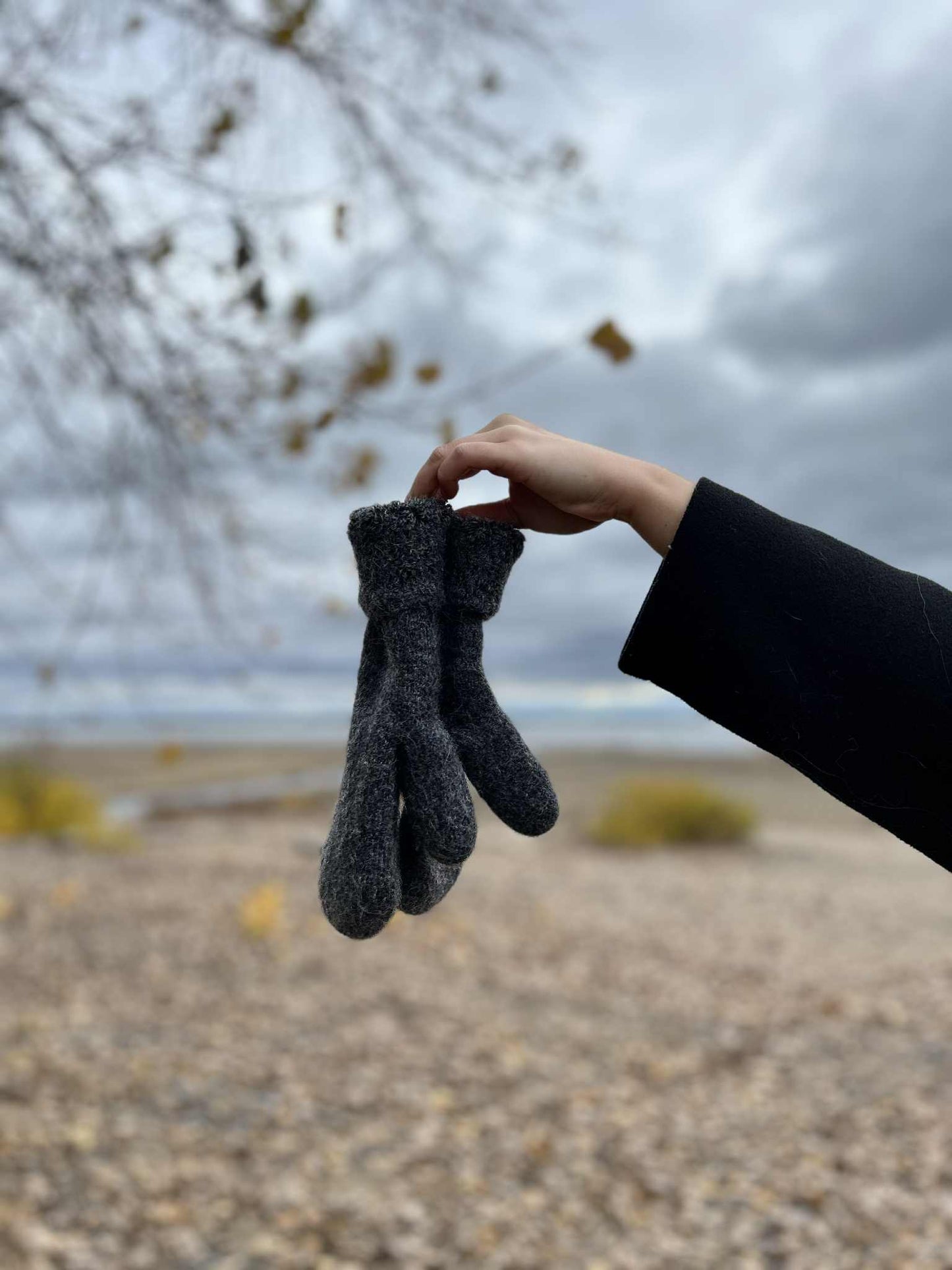 Dark grey alpaca mittens